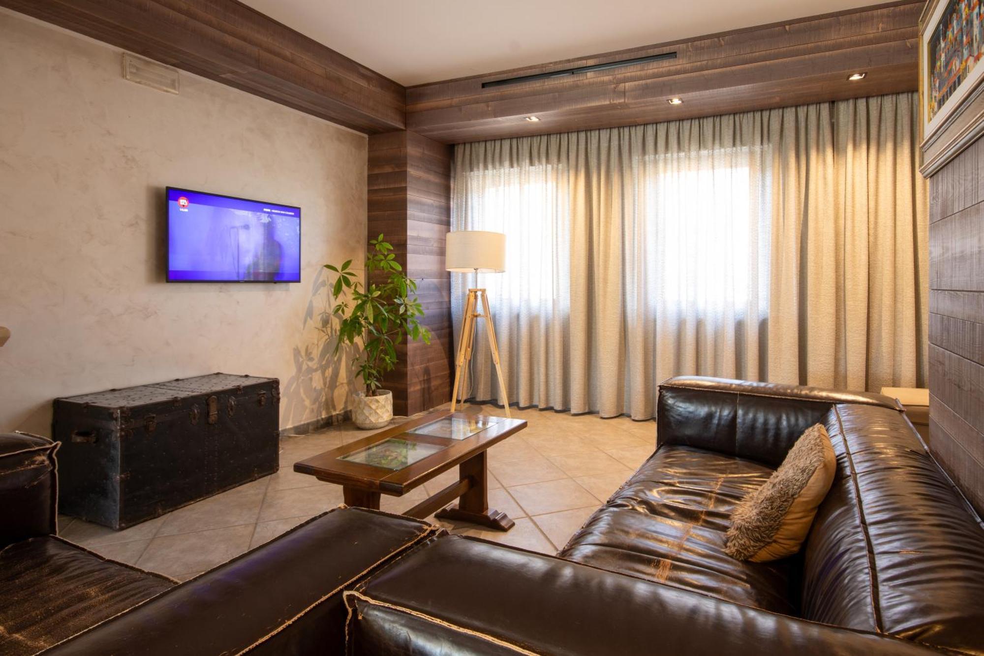 Hotel Don Luis Кастель-ди-Сангро Экстерьер фото