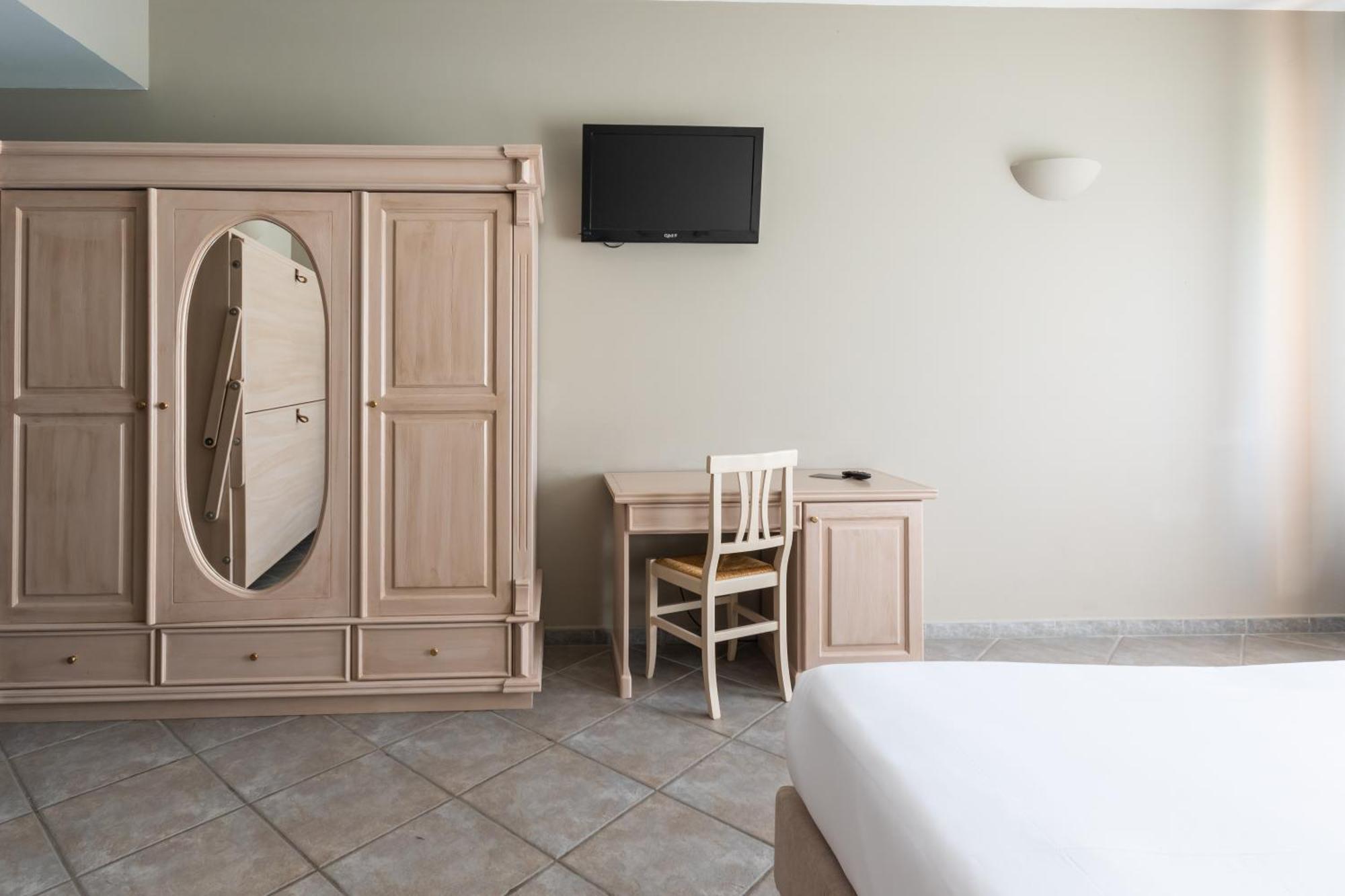 Hotel Don Luis Кастель-ди-Сангро Экстерьер фото