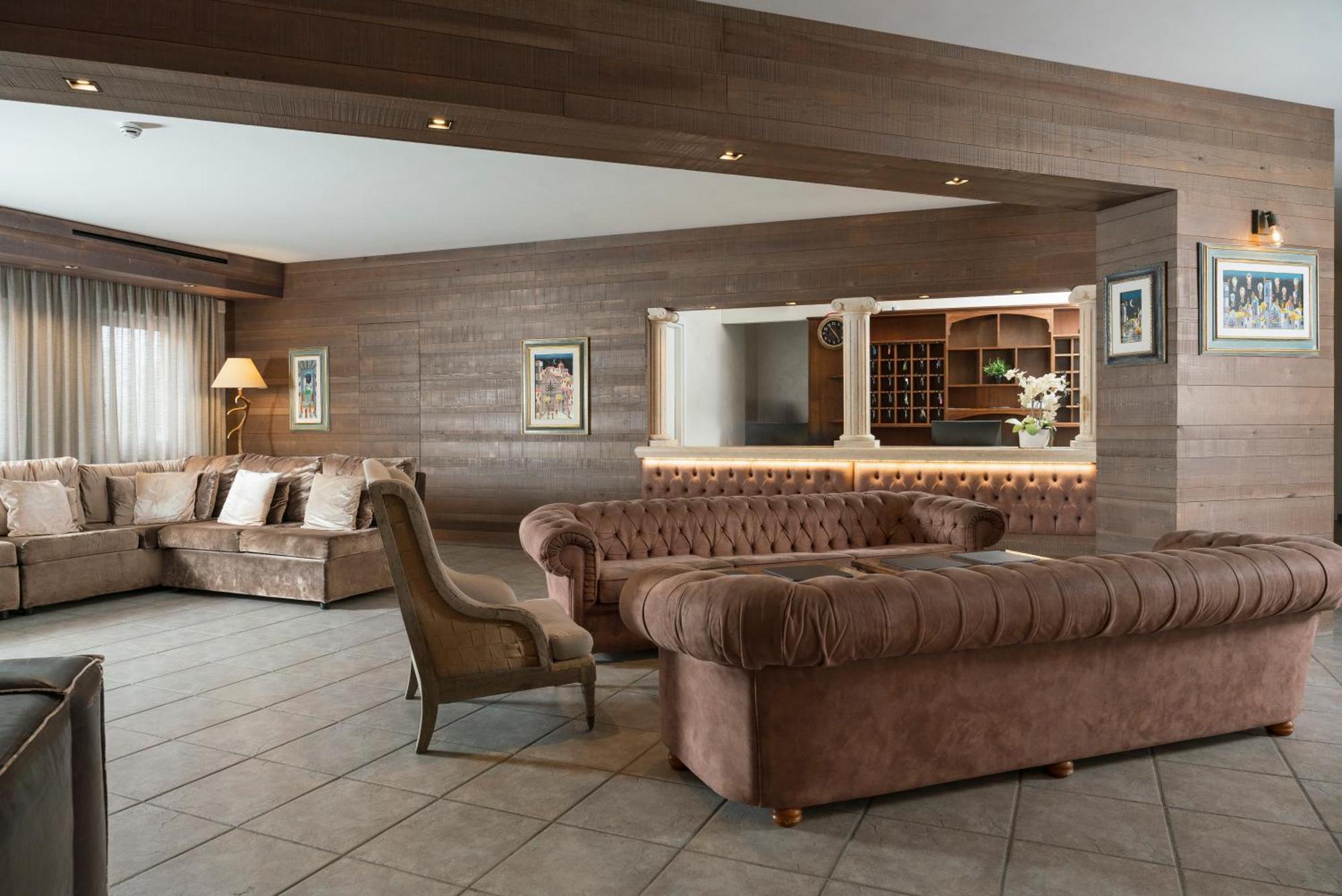 Hotel Don Luis Кастель-ди-Сангро Экстерьер фото
