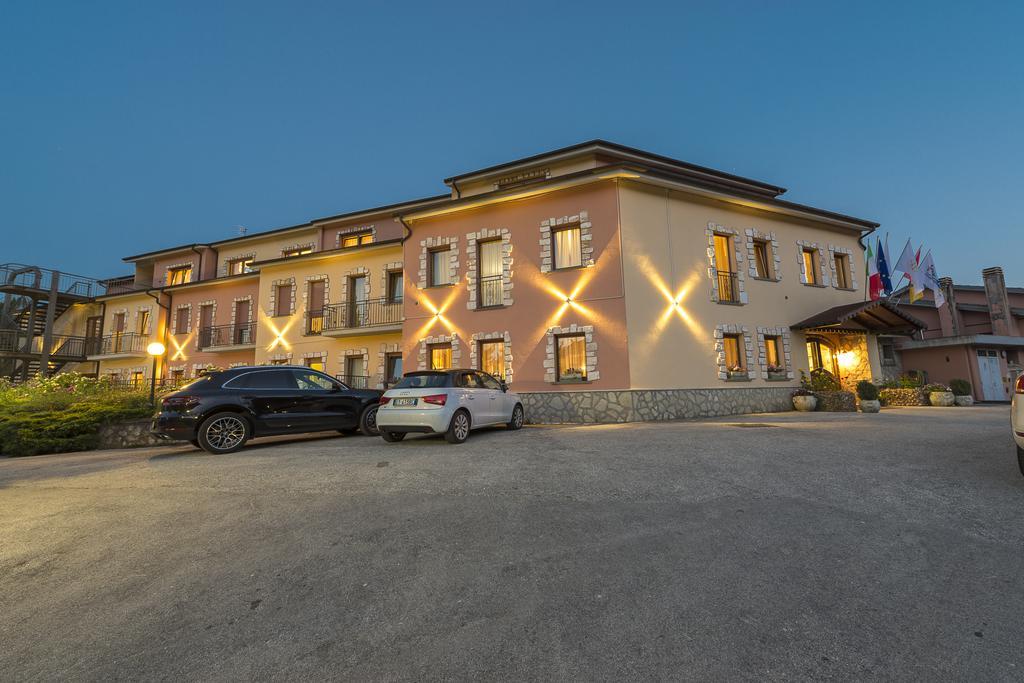 Hotel Don Luis Кастель-ди-Сангро Экстерьер фото
